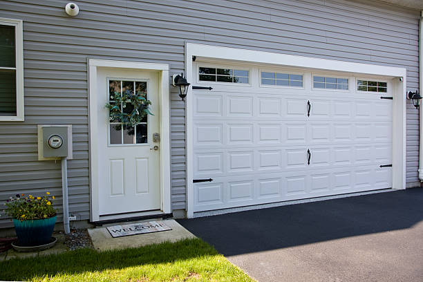 24/7 Emergency Garage Door Panel Replacement experts in Ilchester, MD
